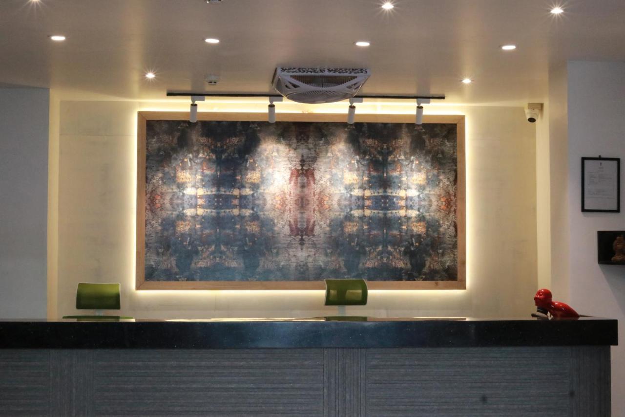Capital O 14995 Hotel Starline Paltan Bazar Guwahati Esterno foto